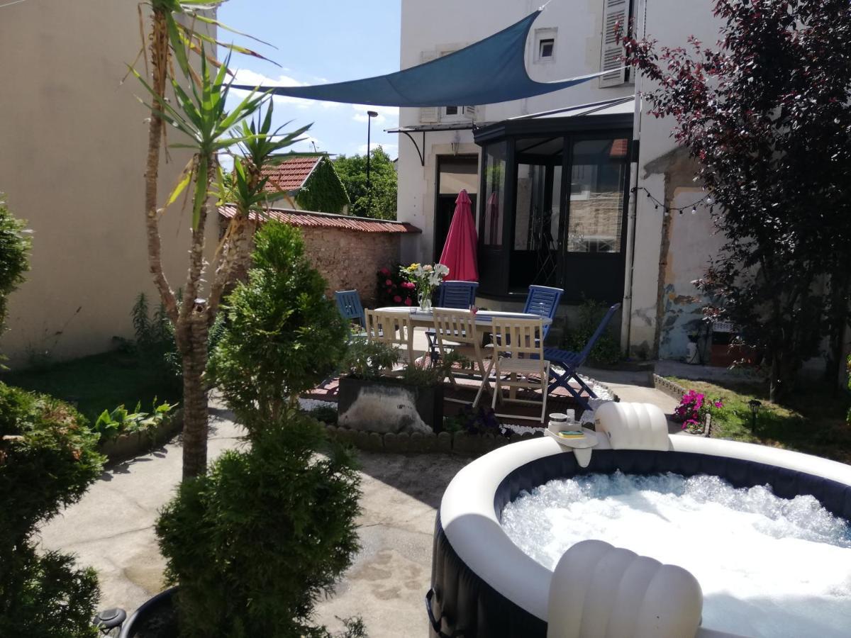 F1 Proche Des Thermes Βισύ Εξωτερικό φωτογραφία